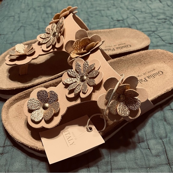 NWT Giulia Palai Girl’s Size 1 Soft Pink and Metallic Gold Floral Sandals - Picture 7 of 8